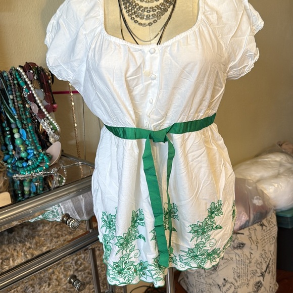 White and Green Embroidered Women's Top - Picture 2 of 2